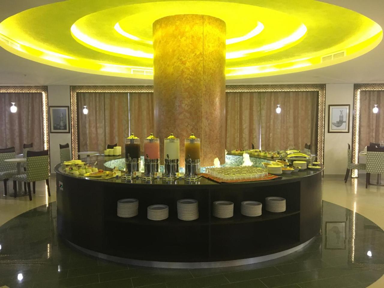 Golden Tulip Headington Hotel Maszkat Kültér fotó